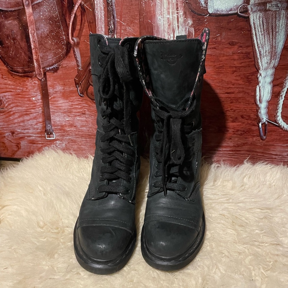 Dr Martens tall green leather boots - Picture 4 of 8